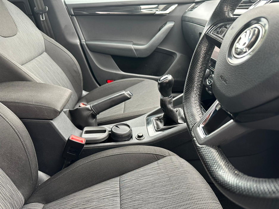 2017 Skoda Octavia - image 16