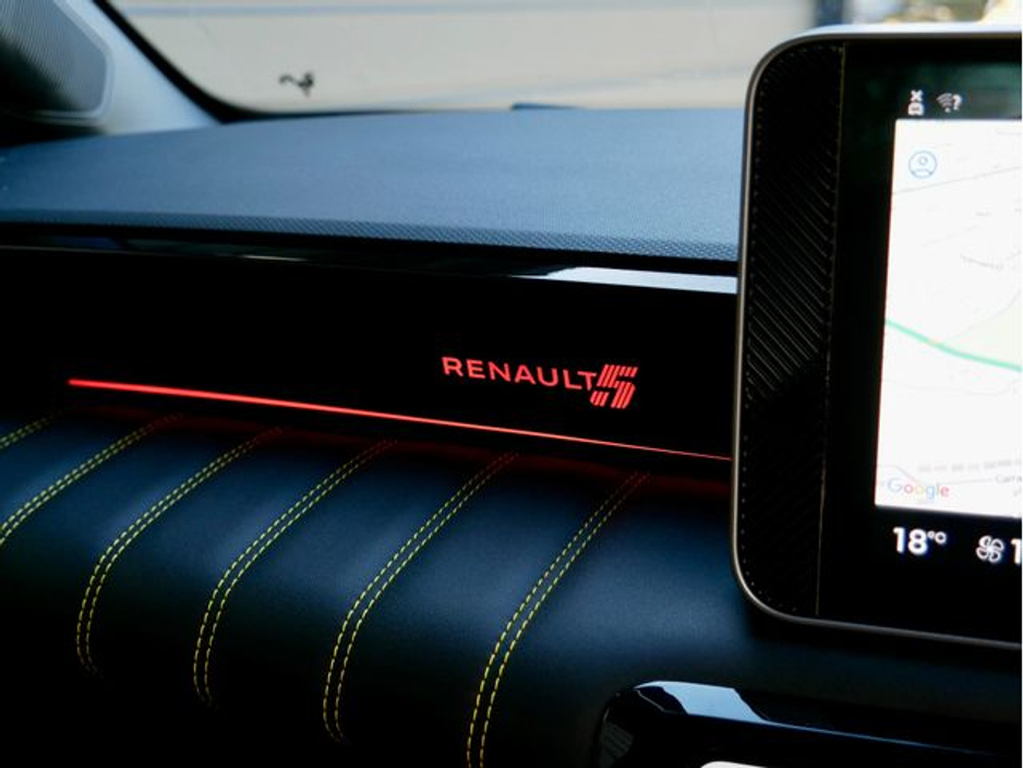 2025 Renault 5 - image 22