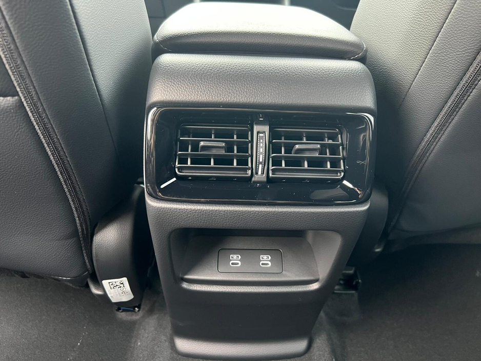 2026 Honda CR-V - image 9