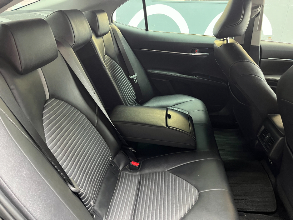 2019 Toyota Camry - image 14