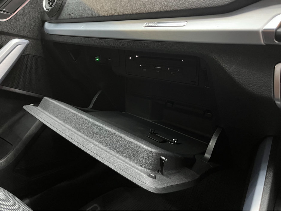 2021 Audi Q2 €28950 2021 AUDI Q2 35TDI SPORT 2.0 AUTOMATIC / CRUISE CONTROL / REVERSE CAMERA / HEATED SEATS / APPLE CARPLAY / AND MORE €28,950