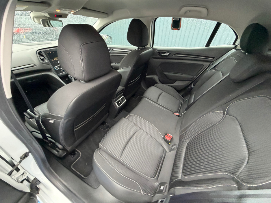 2018 Renault Megane - image 35