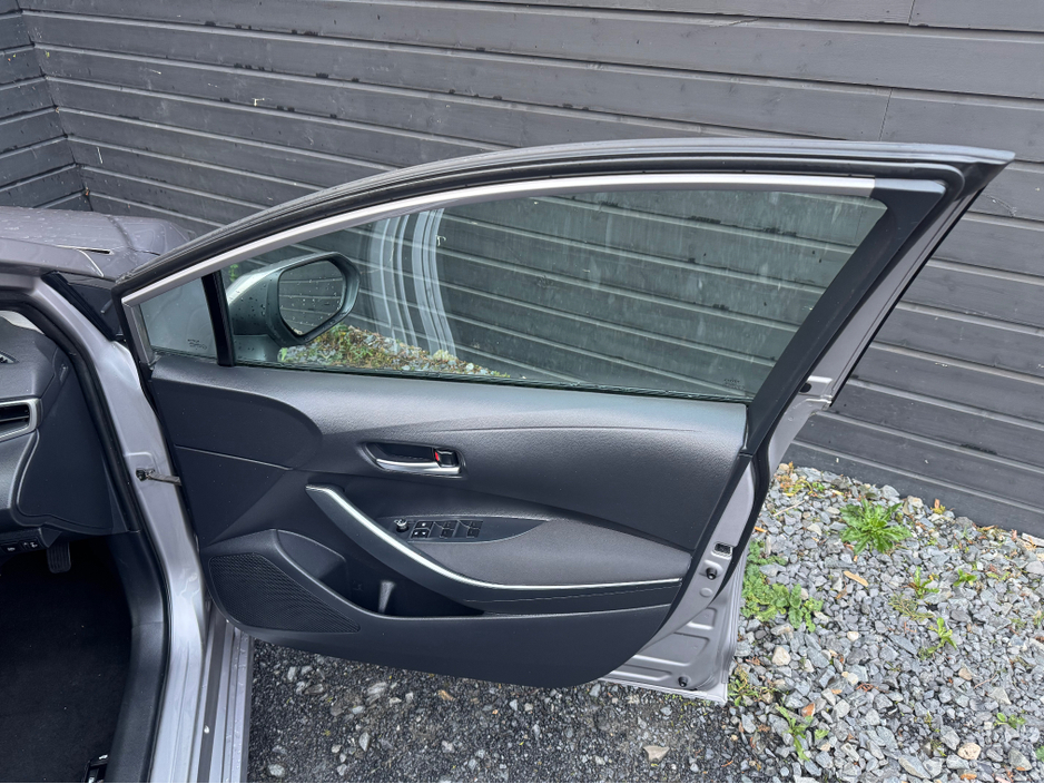 2021 Toyota Corolla 1.8 HYBRID SALOON €18,995