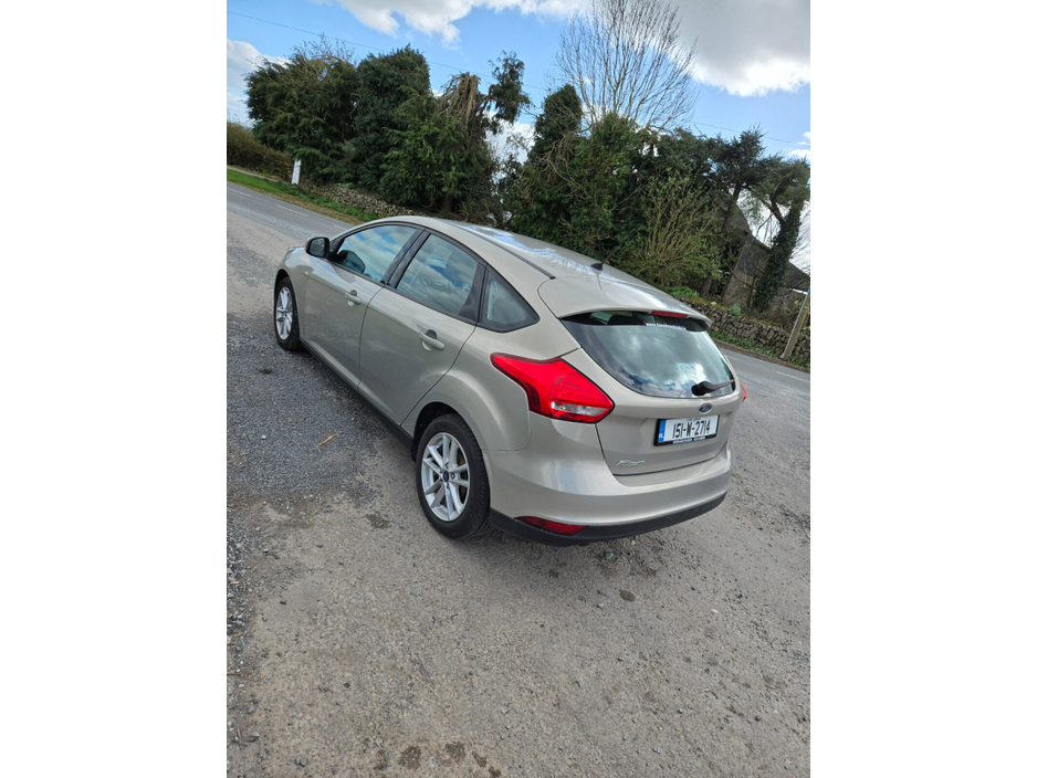 2015 Ford Focus - image 5