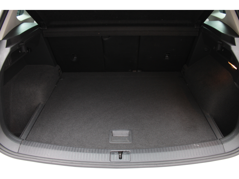 2017 Volkswagen Tiguan - image 20