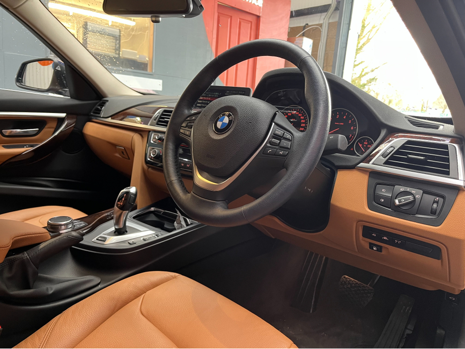 2018 BMW 3 Series €23950 BMW 330E LUXURY iPERFORMANCE 2.0 AUTOMATIC / CRUISE CONTROL / REVERSE CAMERA & PARKING SENSORS / ELECTRIC MEMORY & HEATED SEATS €23,950