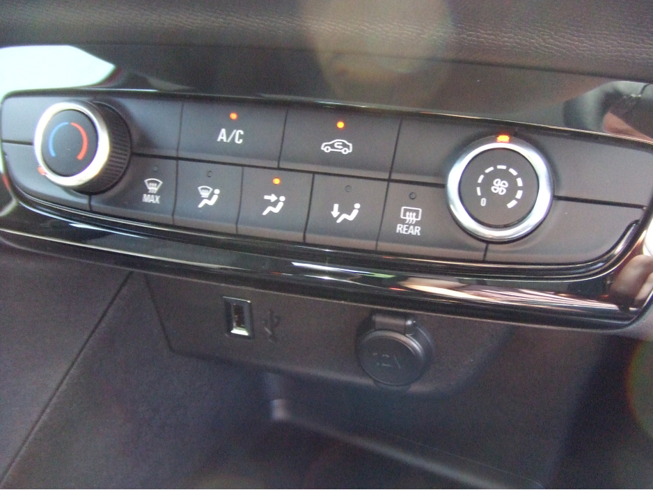 2023 Opel Corsa - image 6