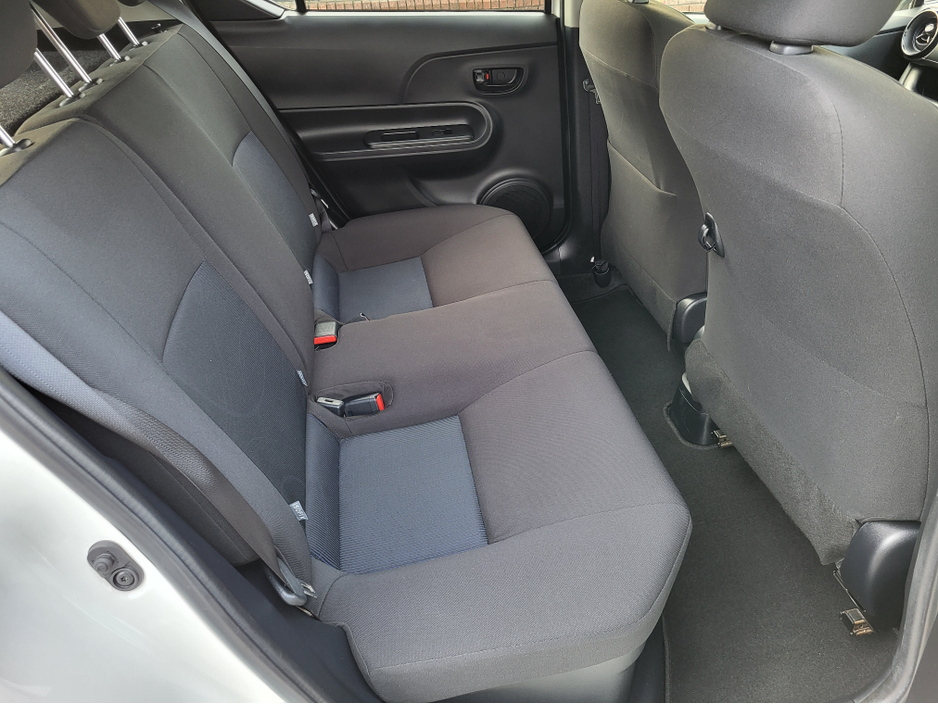 2020 Toyota Aqua - image 14