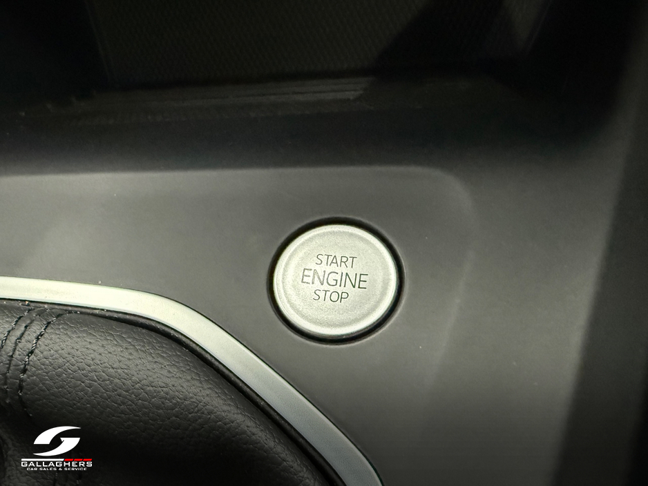 2025 Volkswagen Golf - image 20