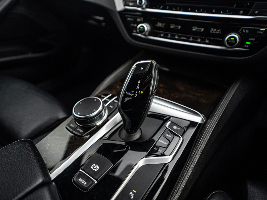 2017 BMW 5 Series 172 BMW 520d M-Sport Auto/Irish/Warranty €19,888