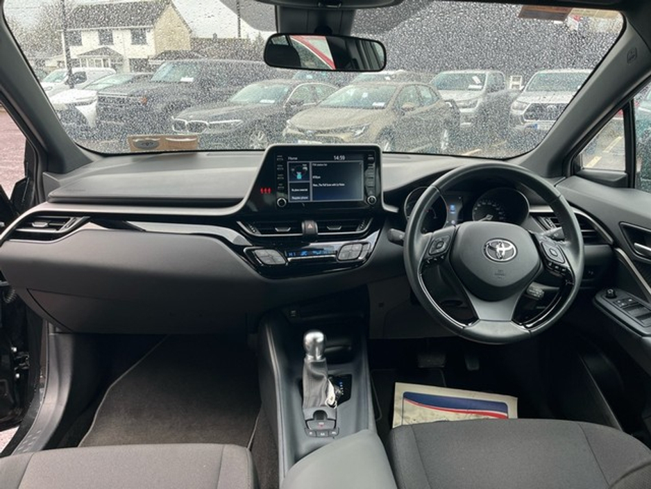 2023 Toyota C-HR  €28,500