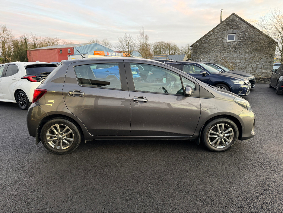 2015 Toyota Yaris Mint Yaris - 1.0 petrol - fantastic spec €11,750