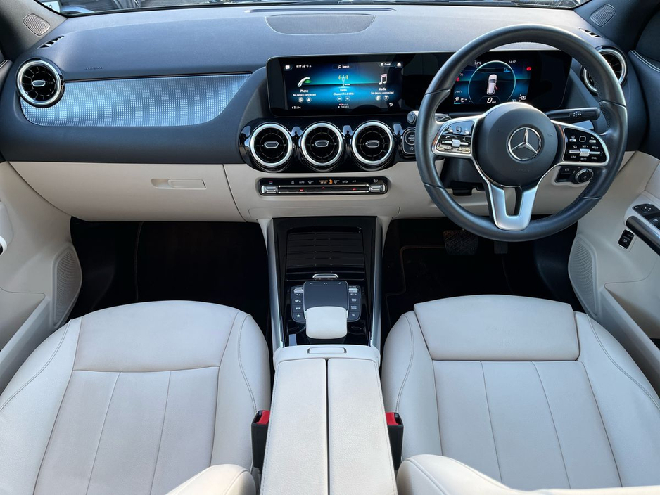 2022 Mercedes-Benz GLA Class - image 10