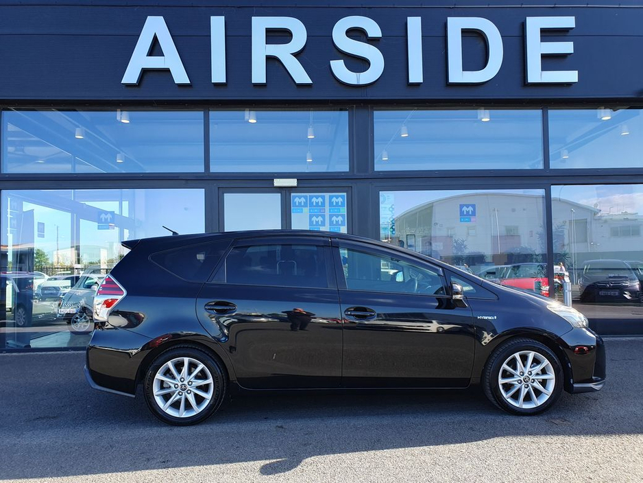 2018 Toyota Prius+ - image 27