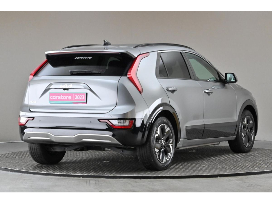 2023 Kia Niro - image 9