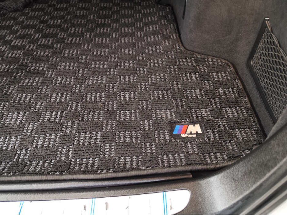 2018 BMW 3 Series - image 32