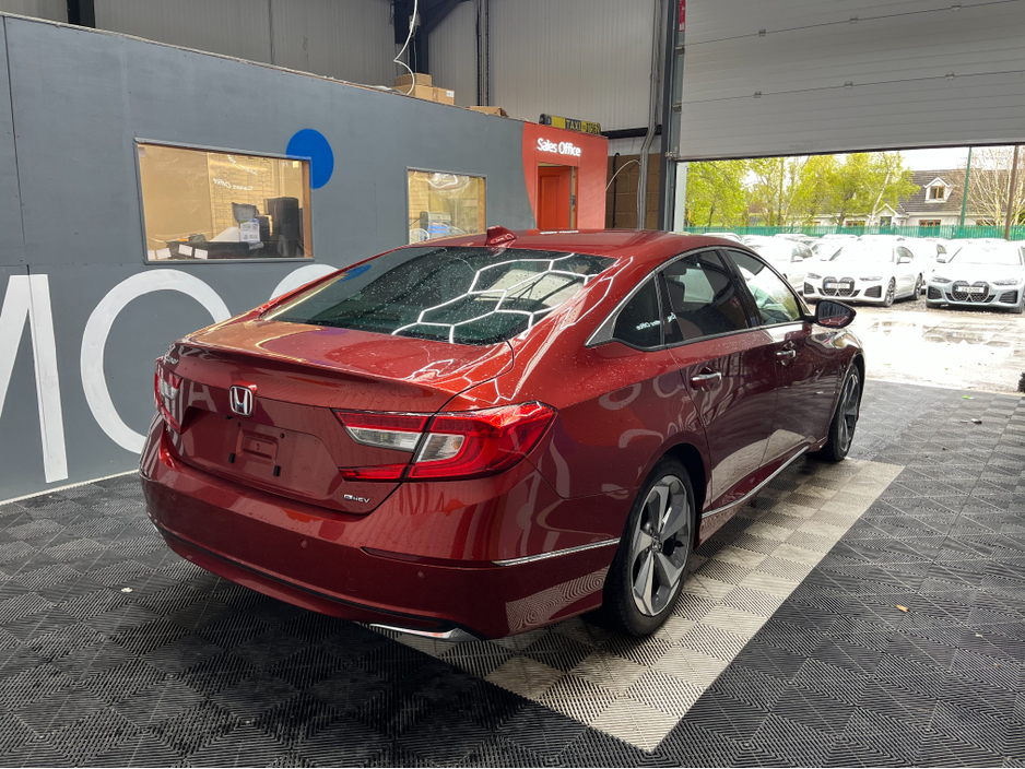 2020 BMW 5 Series - image 2