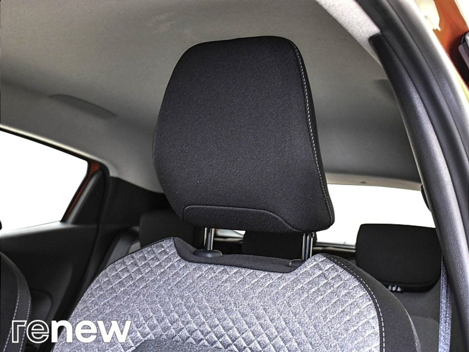 2025 Renault Clio - image 20