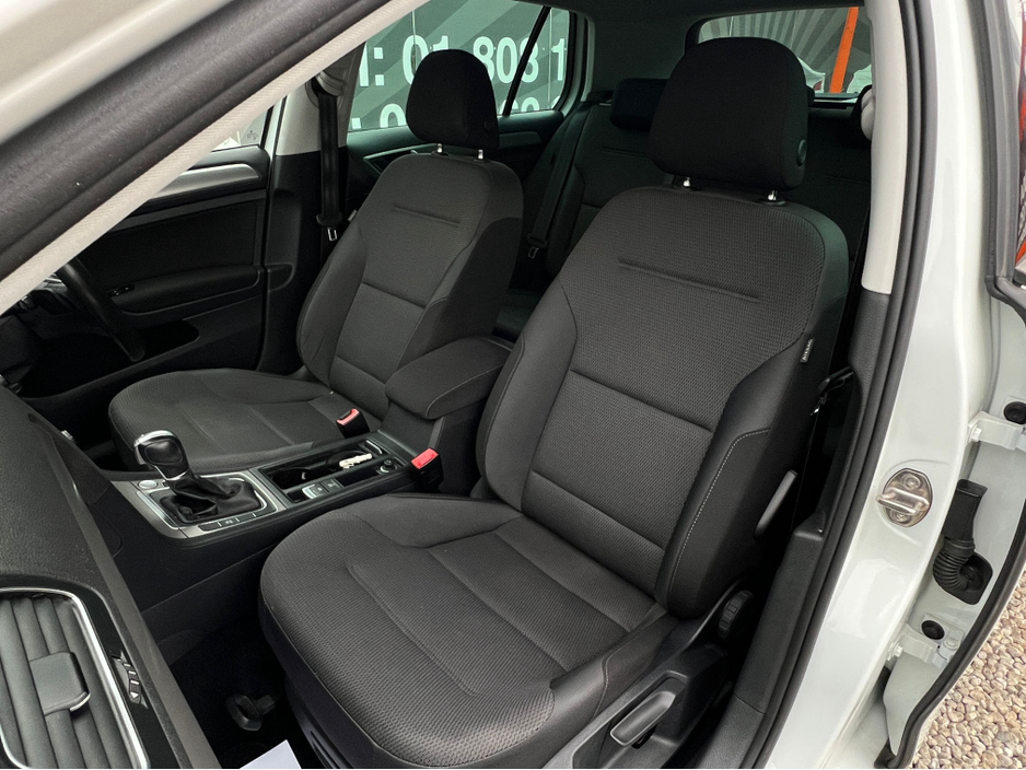 2016 Volkswagen Golf - image 10