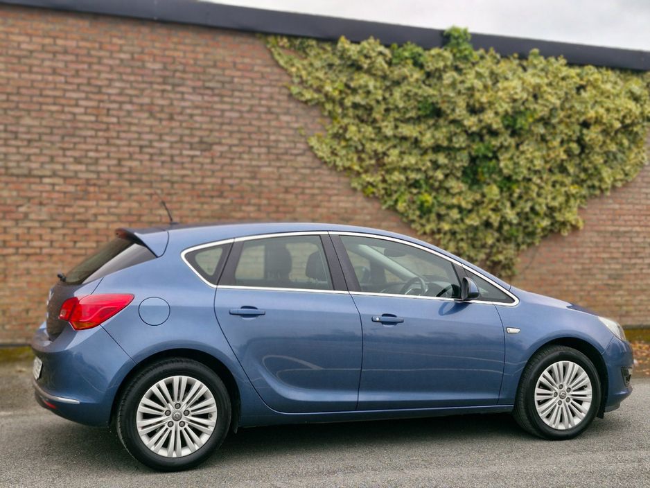 2015 Opel Astra - image 20