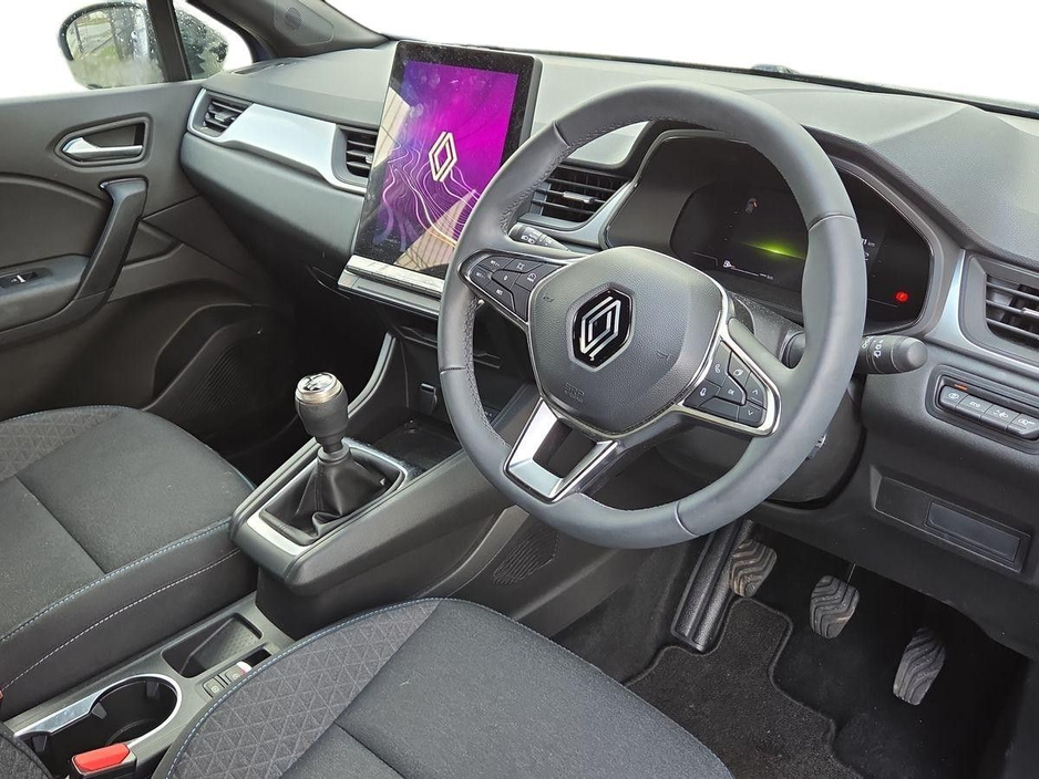 2025 Renault Captur - image 6