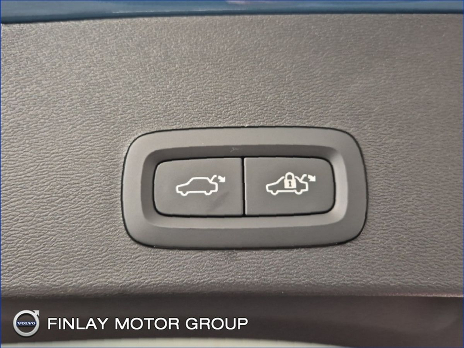 2025 Volvo EX40 Ultra single motor 69kw battery €48,750