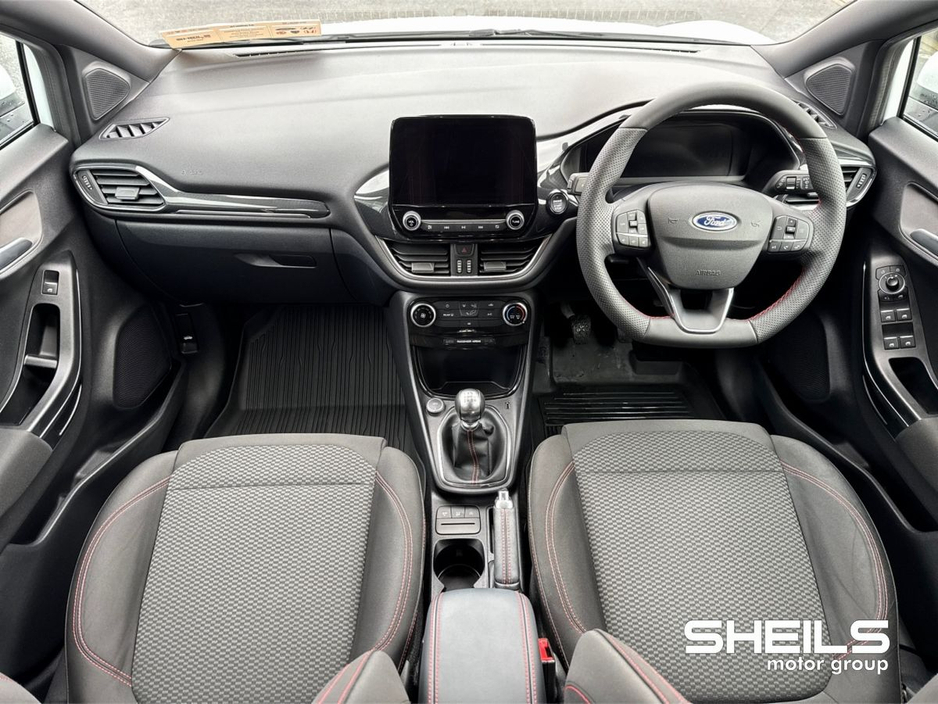 2022 Ford Puma - image 3