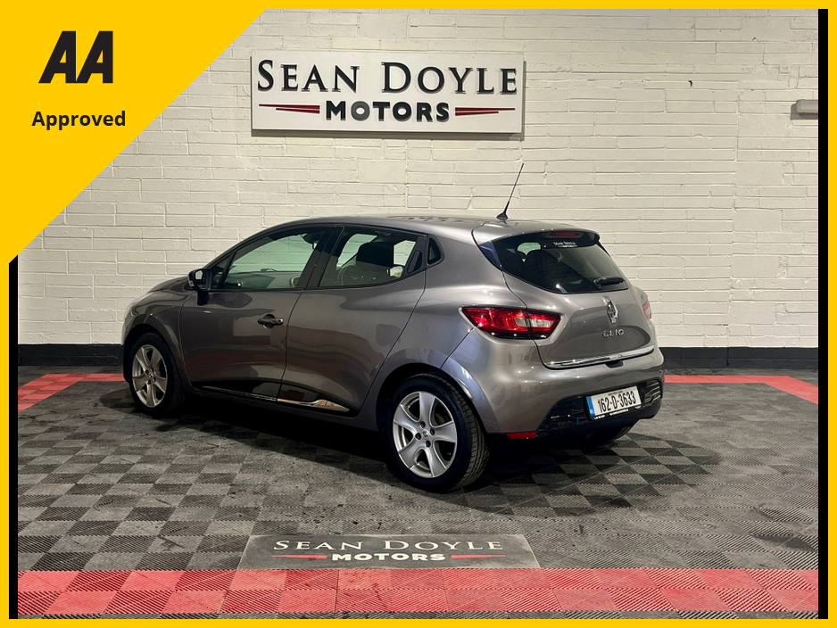 2016 Renault Clio - image 8