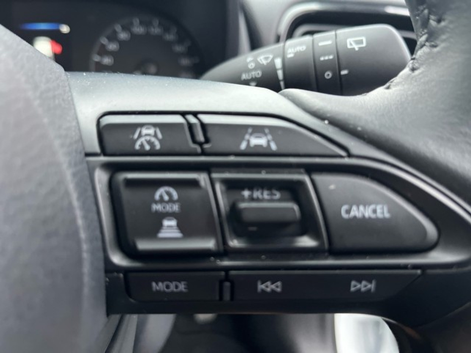 2025 Toyota Yaris - image 12