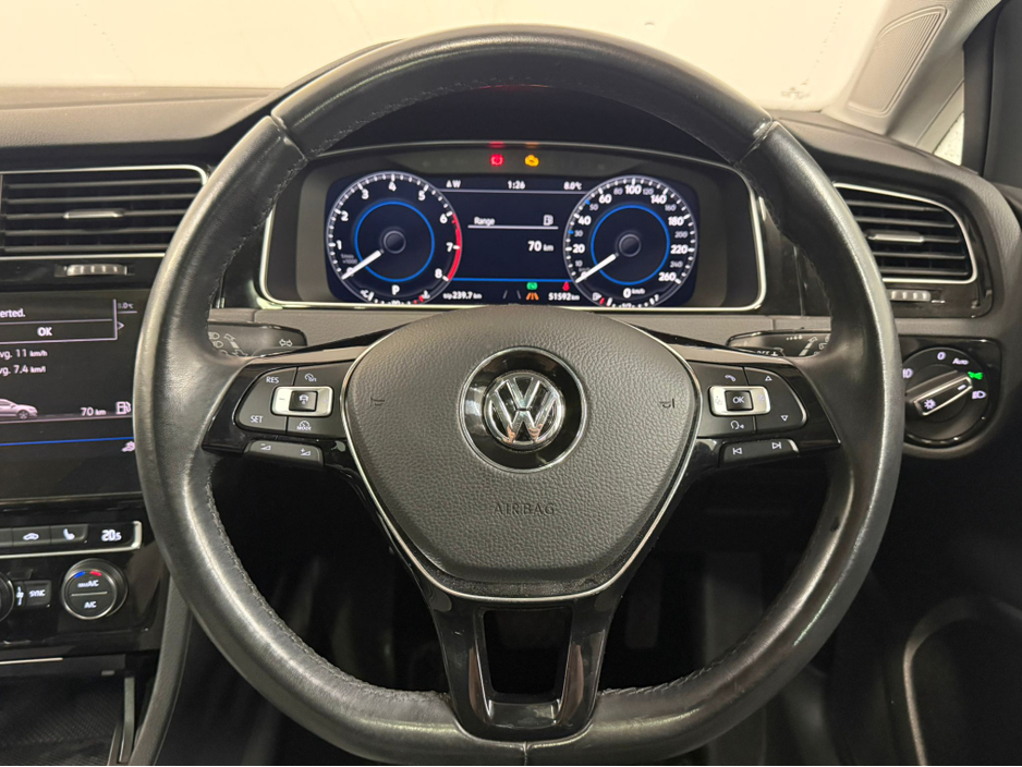 2018 Volkswagen Golf - image 18