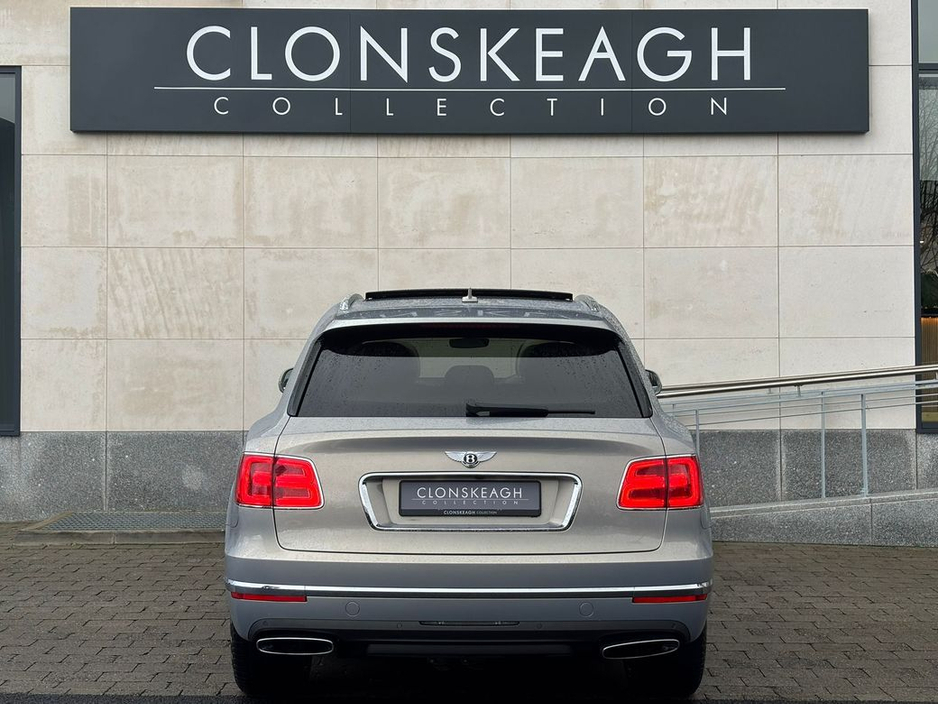 2016 Bentley Bentayga - image 8