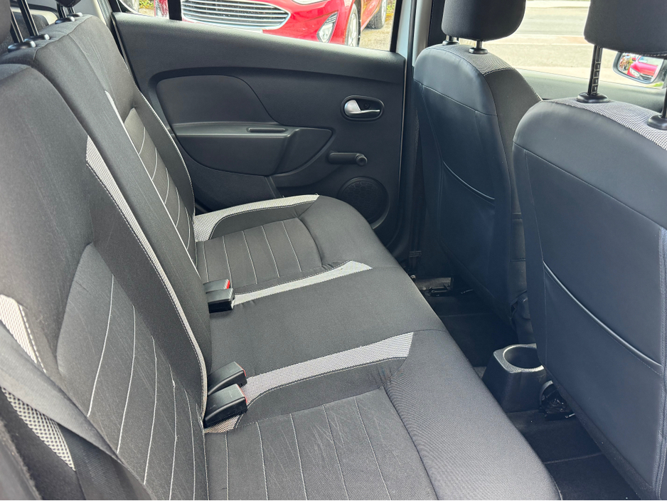 2018 Dacia Sandero - image 6