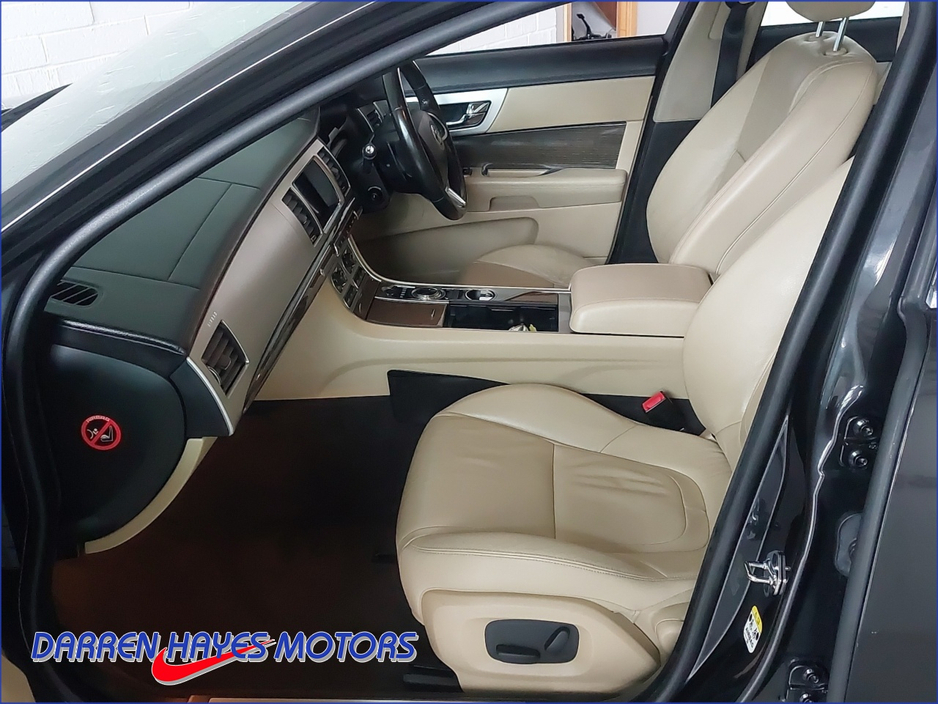 2015 Jaguar XF 2.2 D LUXURY S/S 190PS 4DR A AUTO €18,945