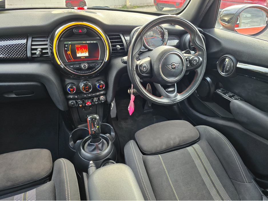 2020 MINI Cooper S - image 18