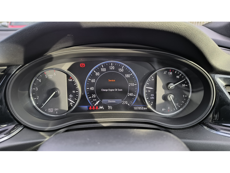 2021 Opel Insignia - image 21