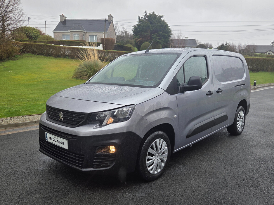 2019 Peugeot Partner - image 9