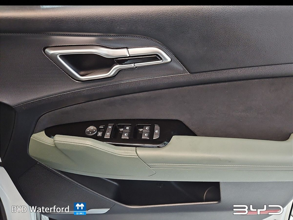 2024 Kia Sportage Anniversary Edition Hybrid. Cruise Control, Heated Seats, Heated Steering Wheel, Rear Charging Ports, Reversing Camera. €37,995