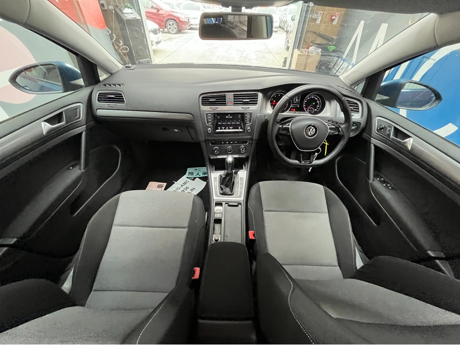 2014 Volkswagen Golf - image 13