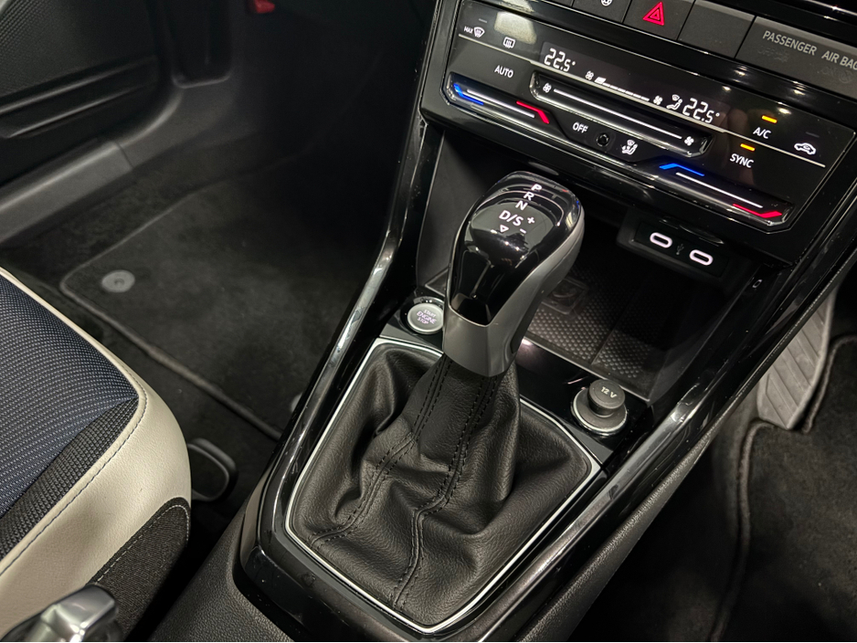 2023 Volkswagen T-Cross VOLKSWAGEN T CROSS 1.0 PETROL AUTOMATIC*REVERSE CAM & PARK ASSIST*ADAPTIVE CRUISE CONTROL*KEYLESS ENTRY & START*BLUETOOTH AUDIO & APPLE CAR PLAY*FINANCE AVAILABLE TRADE INS WELCOME*