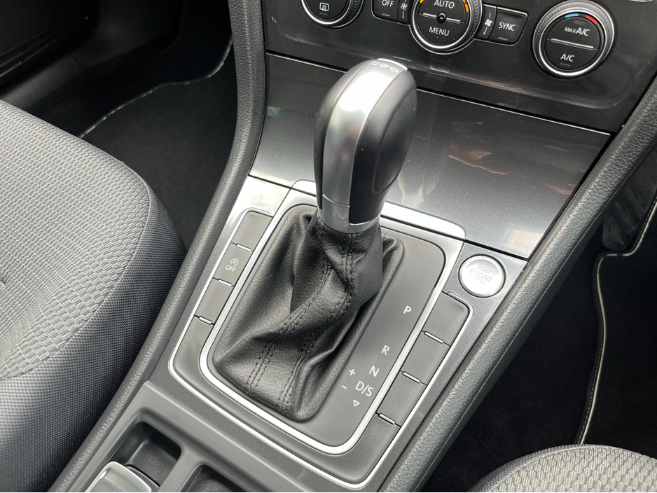 2018 Volkswagen Golf - image 17