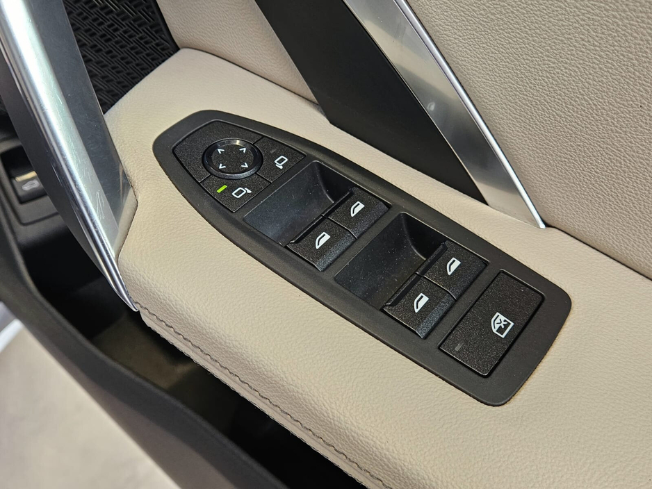 2023 BMW X1 - image 8