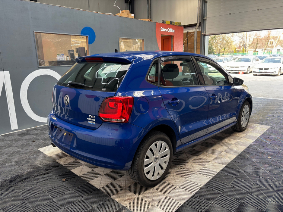 2014 Volkswagen Polo - image 2