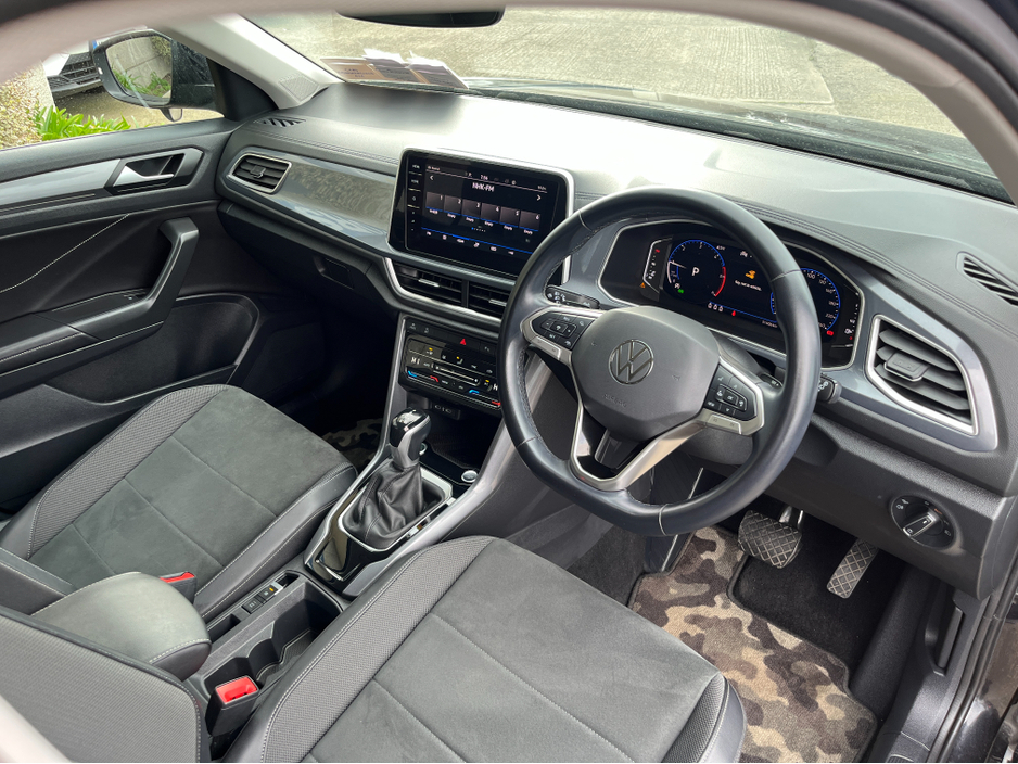 2023 Volkswagen T-Roc - image 15