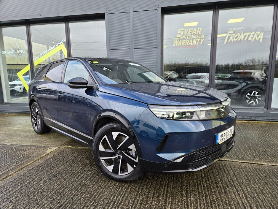 2025 Opel Grandland GS 73 kWh BEV €38,000