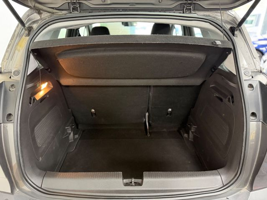 2021 Opel Crossland - image 12