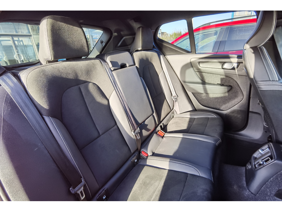 2022 Volvo XC40 1.5 RECHARGE T5 R-DESIGN AUTOMATIC PETROL PLUG-IN HYBRID - FINANCE AVAILABLE - CALL US TODAY ON 01 492 6566 OR 087-092 5525 €28,950