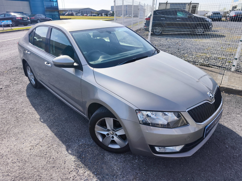 2015 Skoda Octavia - image 3