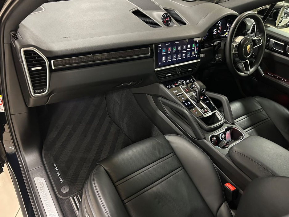 2023 Porsche Cayenne - image 18