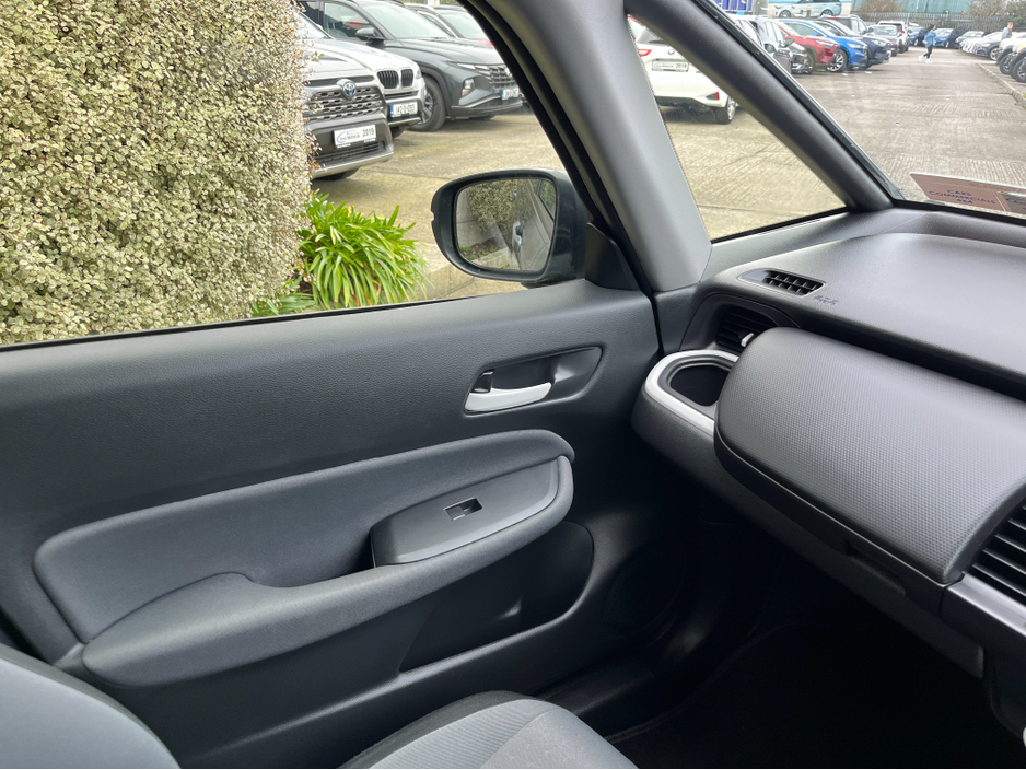 2022 Honda Jazz - image 14