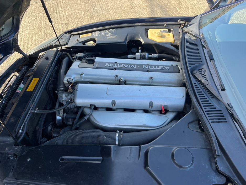 1996 Aston Martin DB7 - image 4